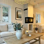 Ferienhaus Modern & Charming Summer House Near Risor *