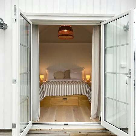 Modern & Charming Summer House Near Risor Casa de Férias Sondeled