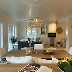 Modern & Charming Summer House Near Risor Søndeled