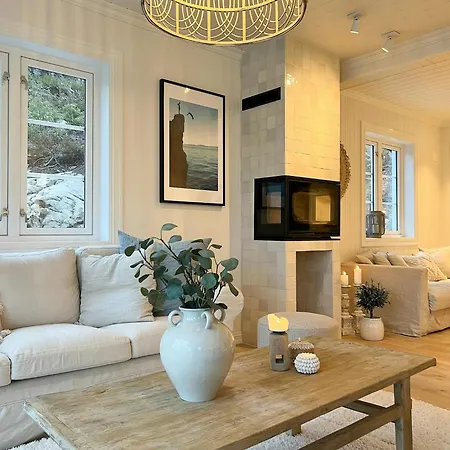 Hébergement de vacances Modern & Charming Summer House Near Risor *