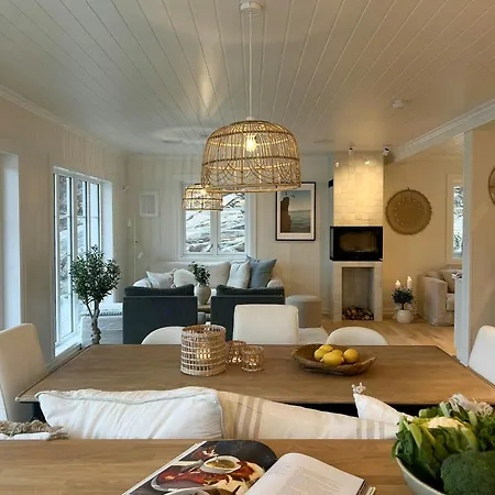 Modern & Charming Summer House Near Risor Sondeled